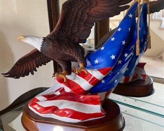 $ 62.00 - American Glory -1989 Franklin Mint, R. Van Ruyckevelt (small repair on left wing) 