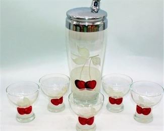 Lot 012
Cherries Cocktail shaker & glasses