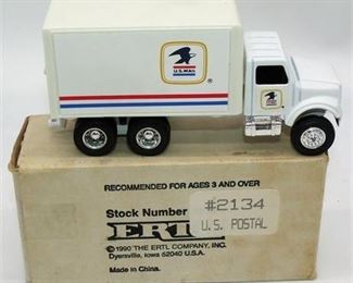 Lot 061
ERTL Mail Truck & Box