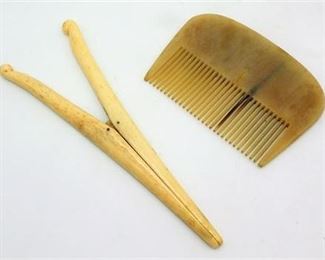 Lot 076
VTG Hair curler & comb