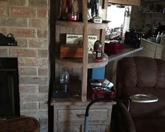 Shelf, Howdy Doody & Buffalo Bob dolls