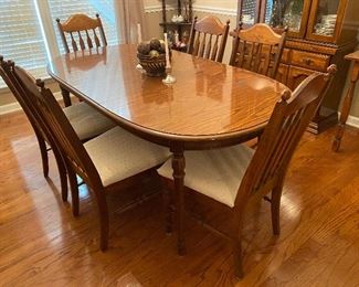 dining table with laminate top, 1 leaf (in) and 6 chairs