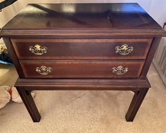 Small Lane silver chest
