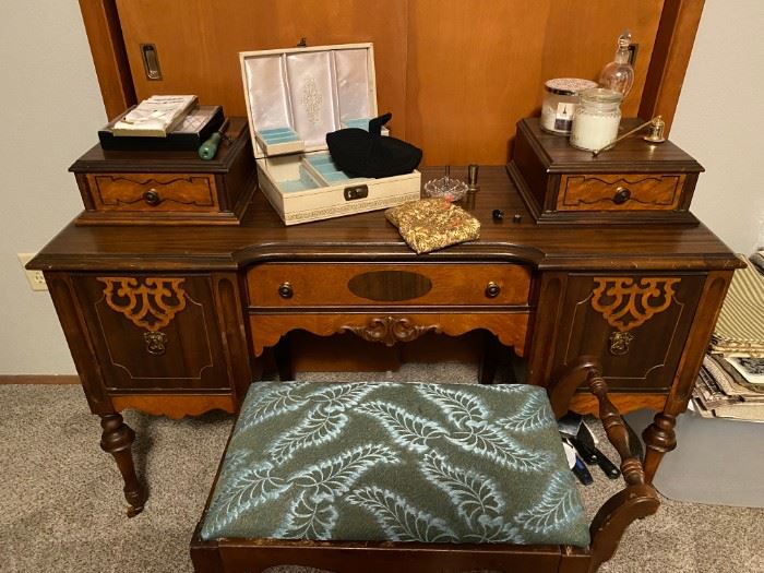 Vintage  Vanity and stool - comes with a cool mirror to attach!