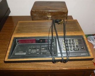 Vintage GE programmable clock radio 
