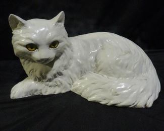 Vintage Homco #1147 White Persian Maine Coon Cat