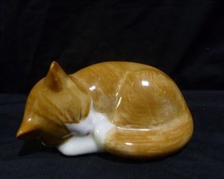 Vintage Homco #1147 White Persian Maine Coon Cat