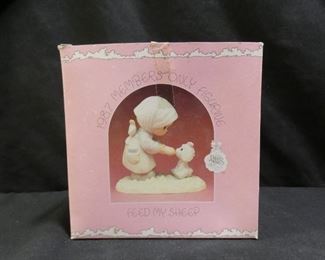 Precious Moments 1987 Members Only Figurine