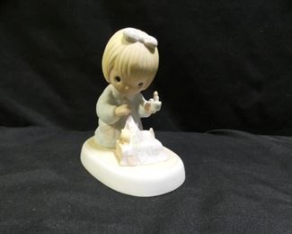 Precious Moments 1983 Members Only Figurine