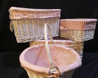3 Nesting Baskets w/ Cloth Liners & 1 Round Basket