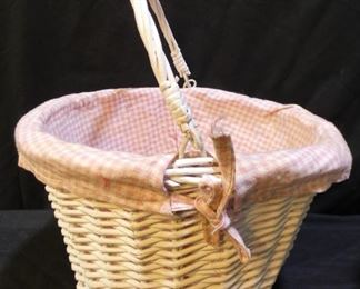 3 Nesting Baskets w/ Cloth Liners & 1 Round Basket