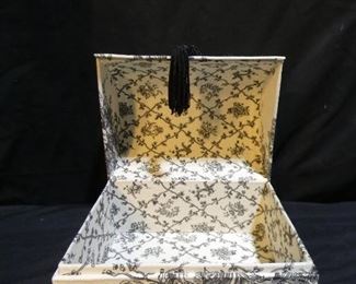 Black & White Toule Pattern Storage Containers