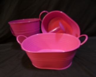 5 Planters / Buckets & Watering can