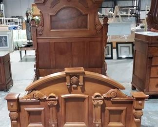 Beautiful Victorian Renaissance Full Size Bed Featuring Intricate Carved Details