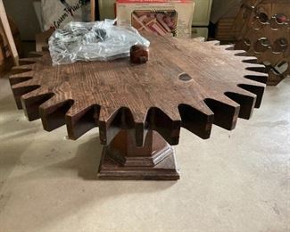 91 Wood Rotating Table