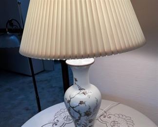 Decorative white lamp