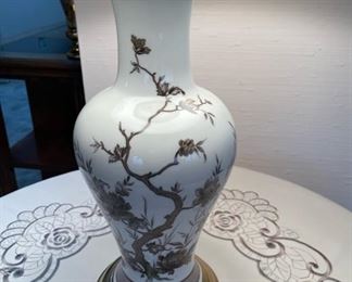 Decorative white lamp