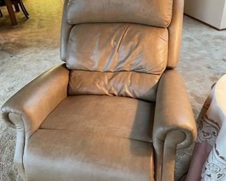 Ultra Comfort America Electric Leather Recliner