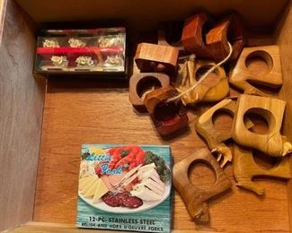 Small dining and entertaining tools, napkin rings