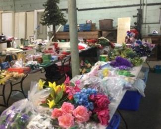 Florals,and decor - Christmas, Easter,Mardi Gras and halloween