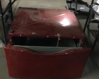 Washer or dryer storage