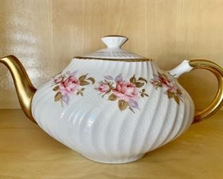 Arthur Wood Teapot Pink Roses & Gold Trim, England
