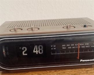 Retro Tech: Panasonic Clock Radio, Alarm Clock