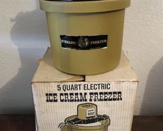 Vintage Richmond Cedar Works Ice Cream Freezer