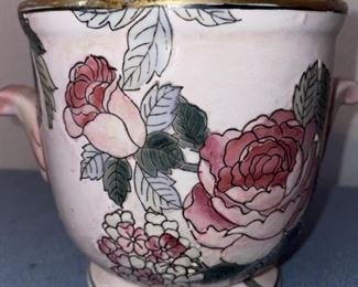 Hand Painted Chinese 5in Handled Vase, Macau
