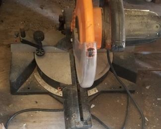 Bench mount radial arm saw