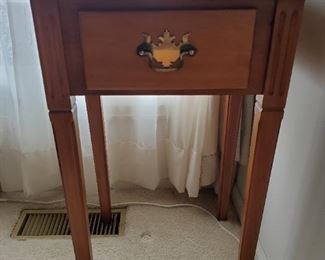 One Drawer Stand