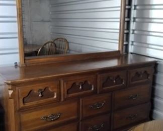 dresser with mirror. bidding starts at $5