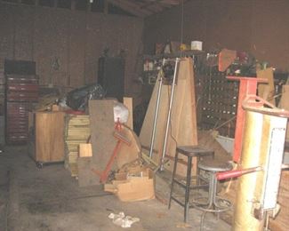 Contents of large garage