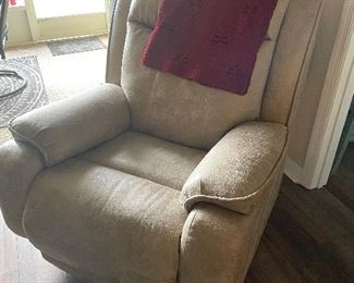 Reclining chair. Battery or electric 
