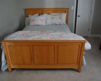 Queen Oak Bed