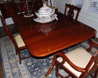 Double Pedestal table w 3 leaves