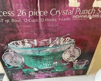 26 Piece Crystal Punch Set