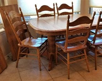 Dining table with 6 chairs & 2 leaves