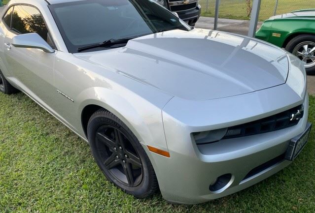 For your consideration is this 2012 Chevy Camaro LT, Silver, 88k Miles.  Clean Blue Title in Hand.
Tires only have approx. 3000 miles on them.  Aftermarket radio. Rear wheel drive, Automatic, Coupe.
VIN: 2G1FB1E30C9146107      
Vehicle runs and drives great!  No engine lights.  Sold AS-IS with no warranty expressed or guaranteed.
Test drives for serious bidders only.  Car will not be sold unless reserve is met. 
Additional Terms and Conditions:

Approval to Bid: Approval for bids over $10,000 requires proof of funds. Some of the acceptable methods are:

Bank statement
Screenshot of financial account (from an online banking app, for example)
Letter from bank officer or CPA

Please email your documentation to: BaysideAuctionLLC@gmail.com and please include the limit increase that you're asking for. i.e. if you would like $100,000 bid approval, please show cash/liquid funds in that amount. IF YOU HAVE QUESTIONS, CALL! DON'T WAIT UNTIL THE LAST MINUTE, AS YOUR BIDS WILL NOT BE APPROVED.

T
