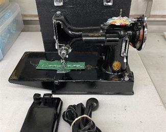 Featherweight Sewing Machine with Case S/N AF484489