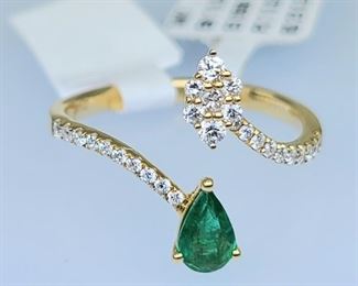22L:  14k Yg Emerald Doiamonfd Ring
Est. $800-$1,600
