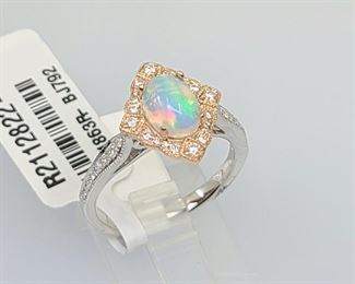 0026L:  14K TWO TONE OPAL DIAMOND RING
Est. $1,000-$2,000
