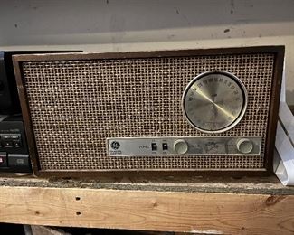 Vintage GE radio....