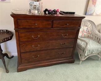 #47	6 drawer Chest of Drawers ( 1 drawer w/flip-down front) & 1 jewelry Divider w/self-closing Drawers  48x19x40	 $275.00 
