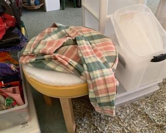 #90*	Slipcover Stool  18x19	 $20.00 
