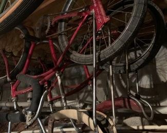 #139	(2) Schwinn Sting -Ray Banana Seat Boy Bicycles $75 Each	 $150.00 
#140	Railegh  Men 10 speed Bike 	 $75.00 
