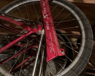 #139	(2) Schwinn Sting -Ray Banana Seat Boy Bicycles $75 Each	 $150.00 
#140	Railegh Men 10 speed Bike 	 $75.00 
