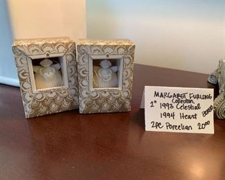 #157	Margaret Furlong 2" Collection 2pc Porcelain	 $20.00 
