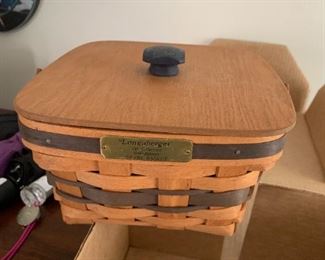 #169	Longaberger Berry Basket w/lid & Liner and Box	 $30.00 
