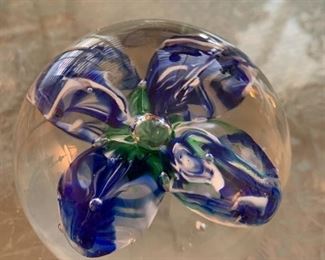 #178	Paperweight Blue & Green Flower w/4 pedals	 $20.00 
